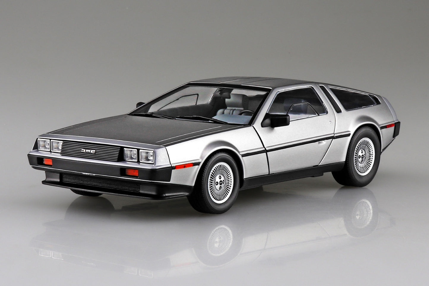 Super Car No.21 '82 Delorean Dmc-12 1/24 #06435 by Aoshima