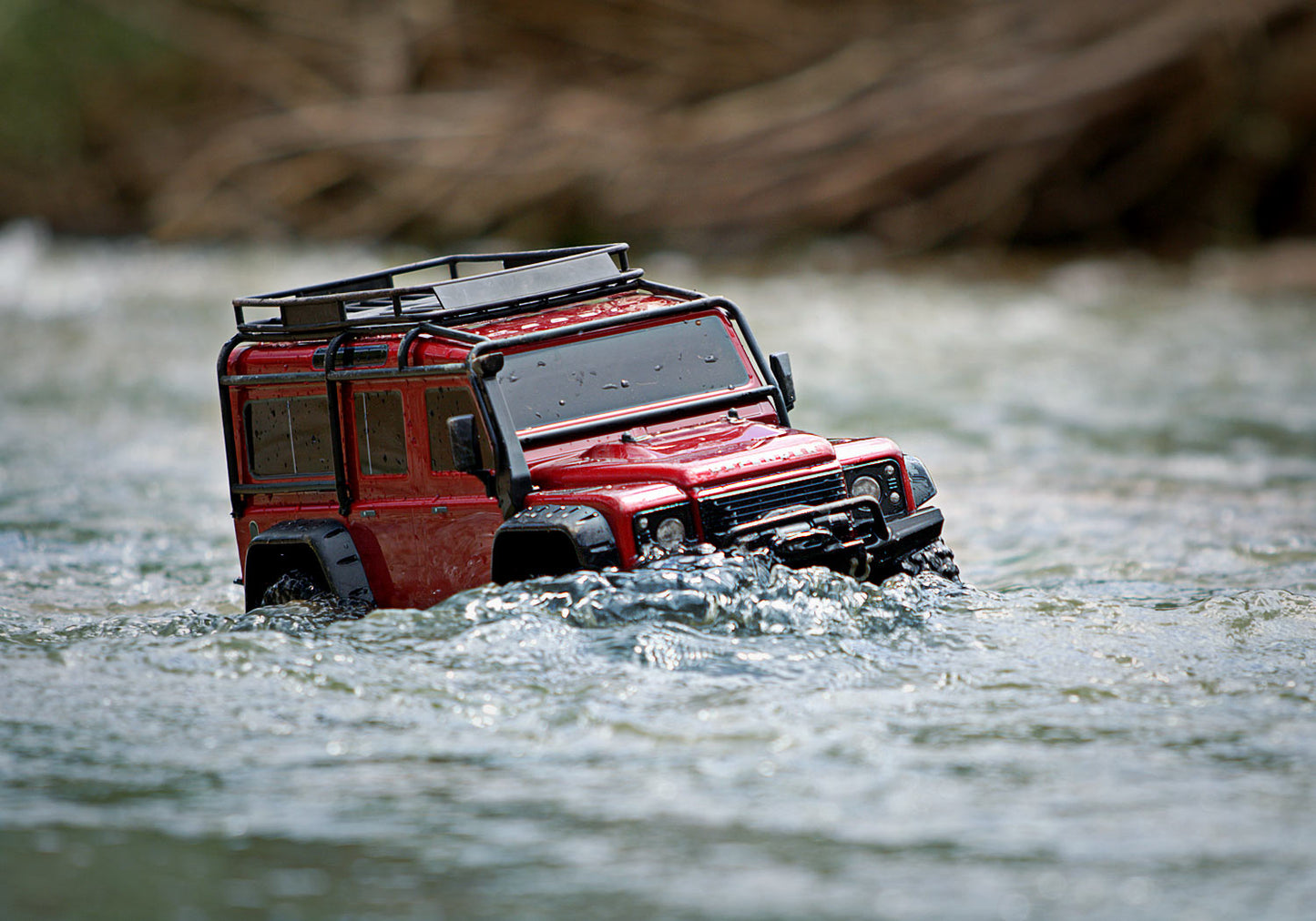 Traxxas 1/10 4WD Crawler RTR TRX-4 Land Rover Defender - Red TRA82056-4RED