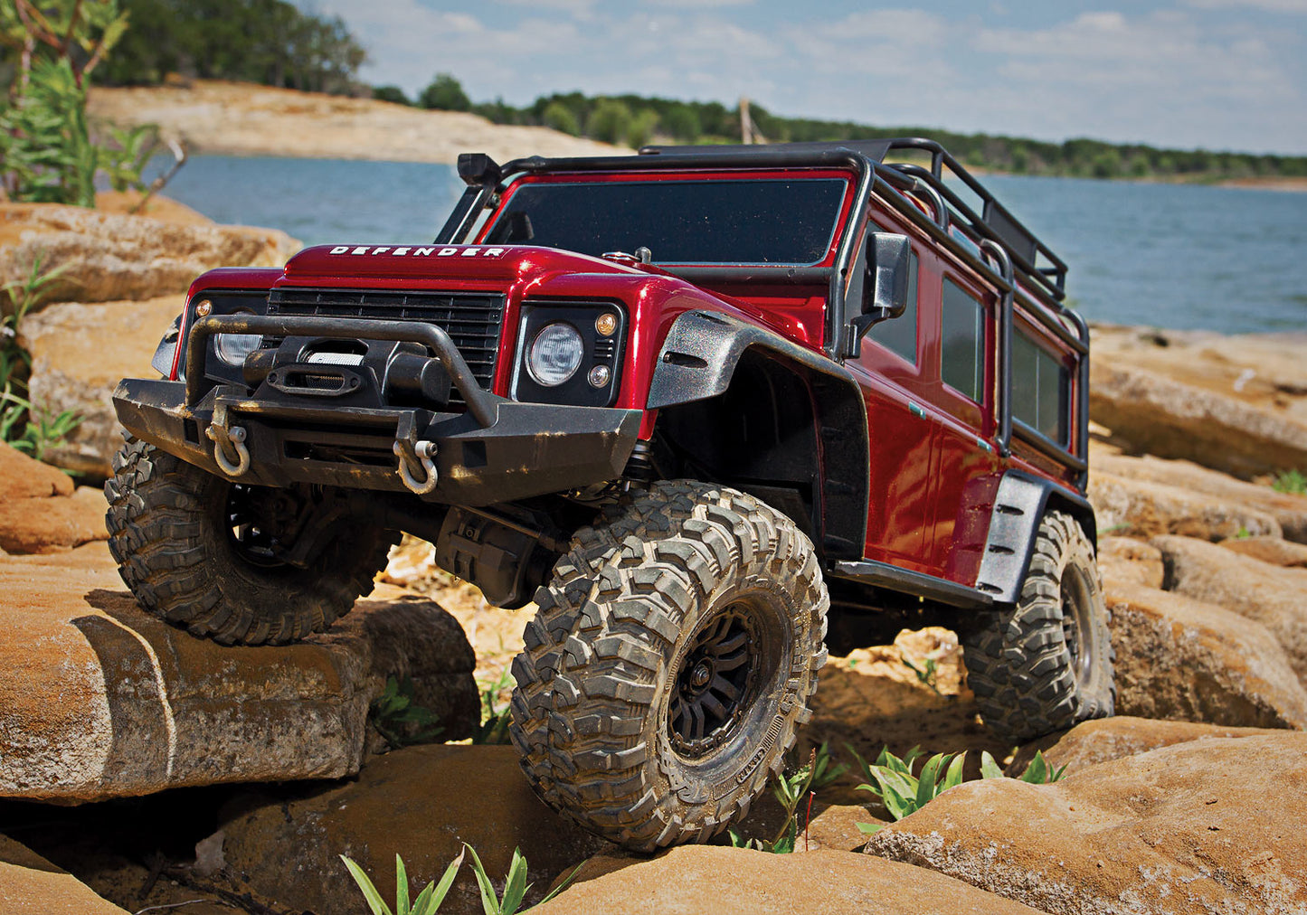 Traxxas 1/10 4WD Crawler RTR TRX-4 Land Rover Defender - Red TRA82056-4RED