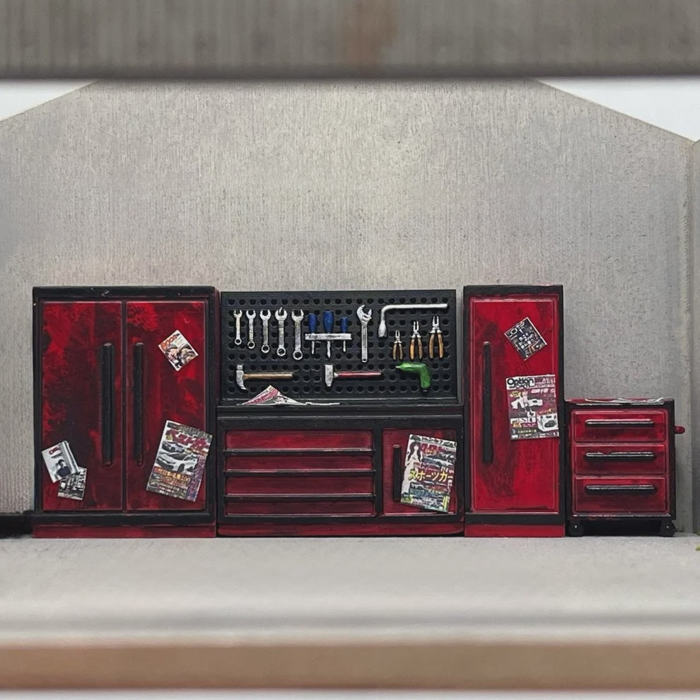 Cardinal 1/64 Weathered Garage Tool Storage - Assorted Colours