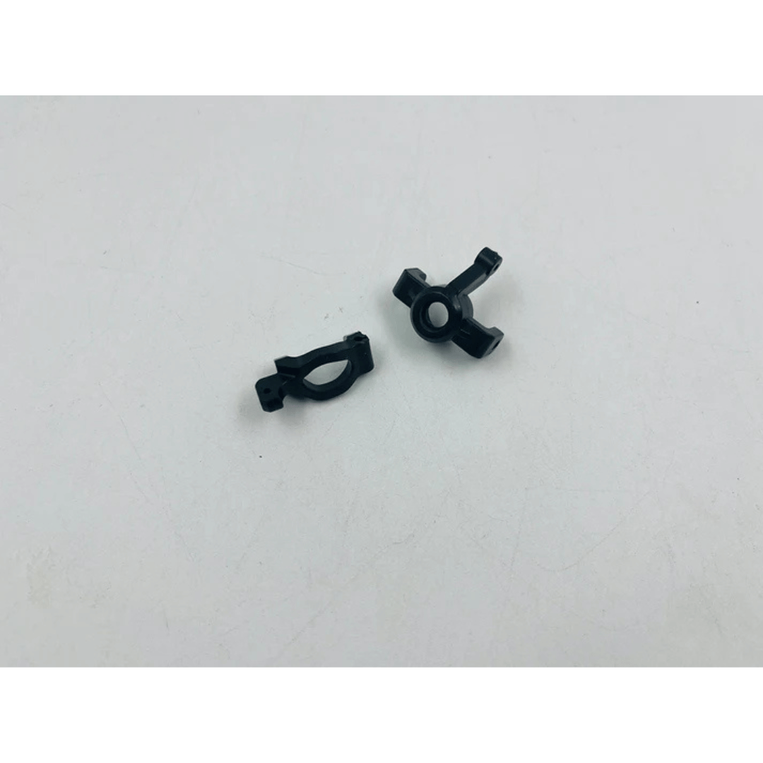 RC Pro L/R Front Hub Carriers And Steering Hubs - R1815