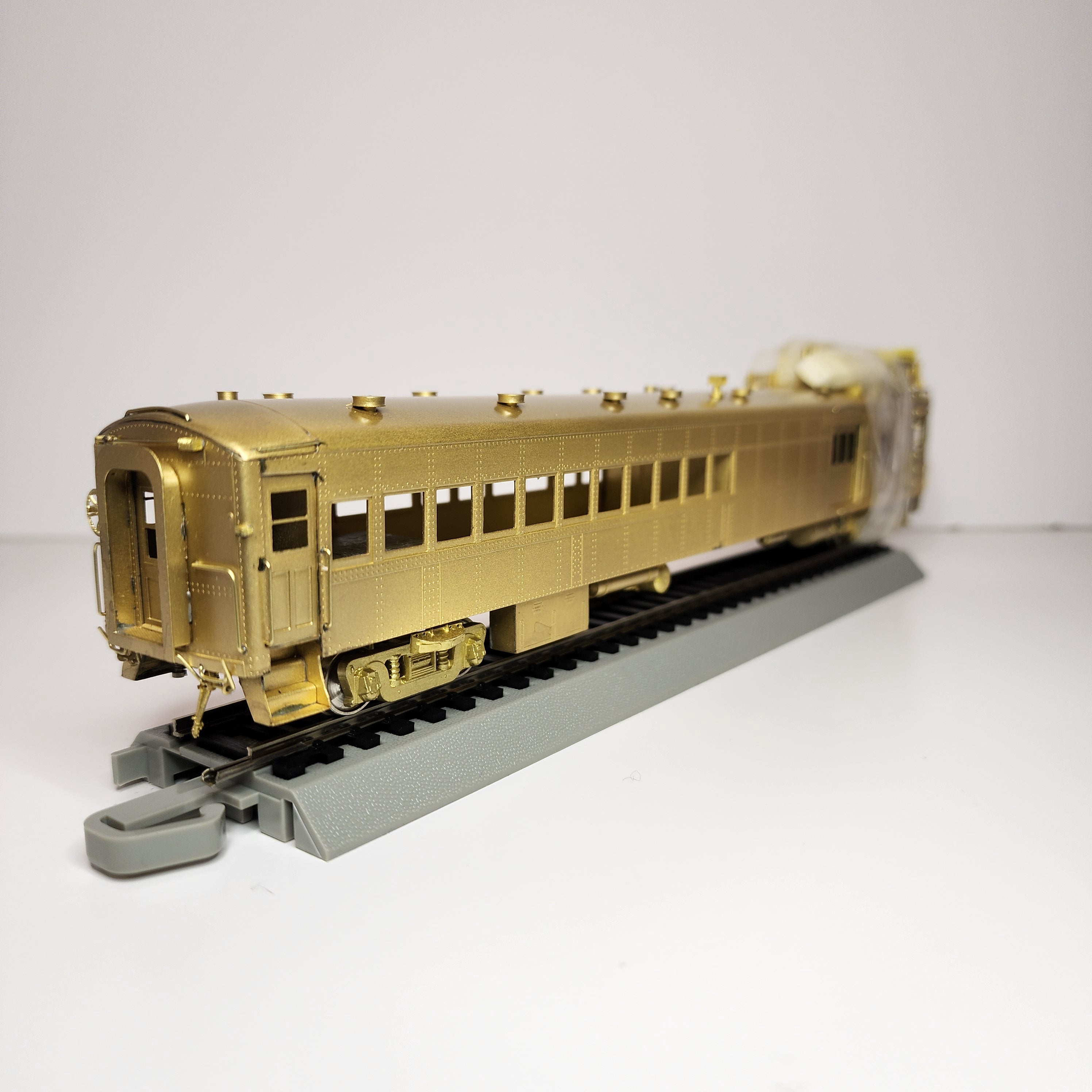 HO scale CPR Gas Electric Brass Locomotive Unpainted (PREOWNED)
