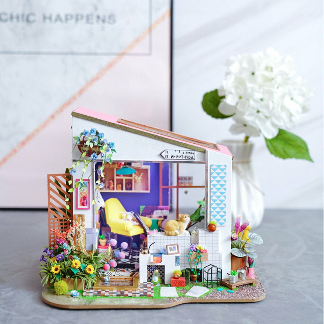 Lily's Porch - DIY House
