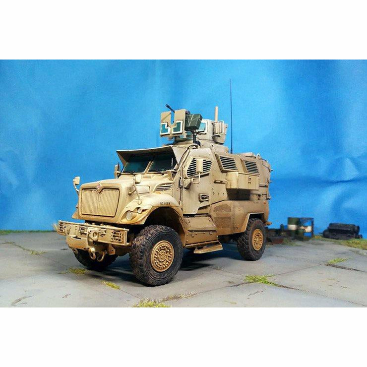 4X4 MRAP Armoured Fighting Vehicle 1/35 by Kinetic