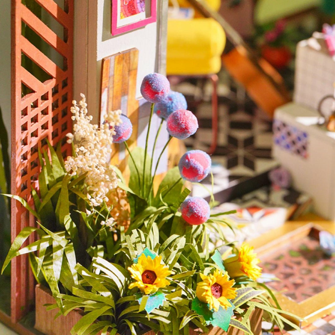 Lily's Porch - DIY House
