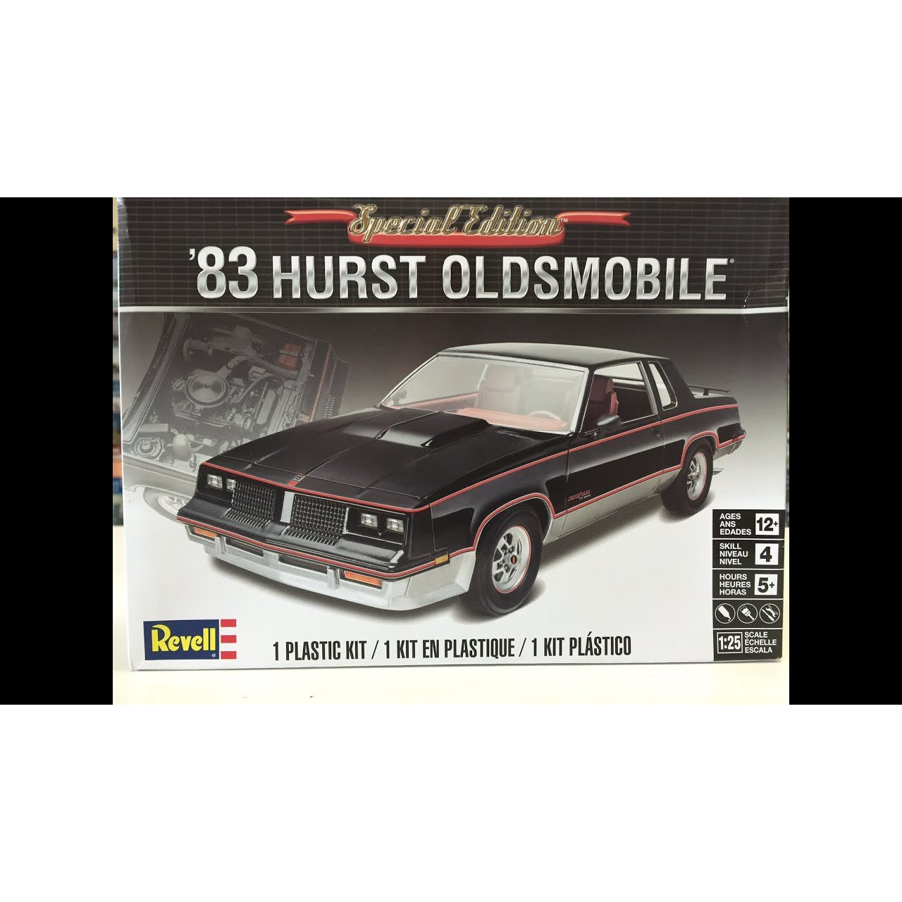1983 HURST Oldsmobile 1/25 Model Car Kit #4317 by Revell