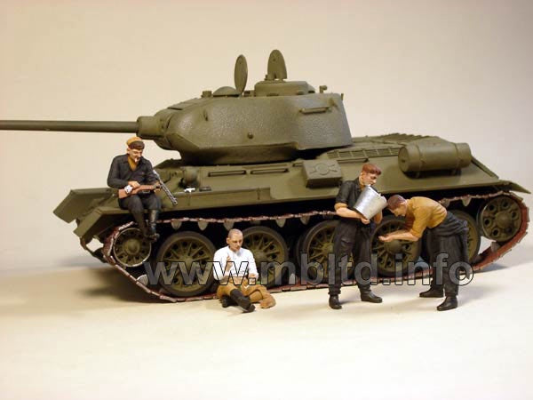 Russian tankmen, 1943-1944 1/35 #3535 by Master Box