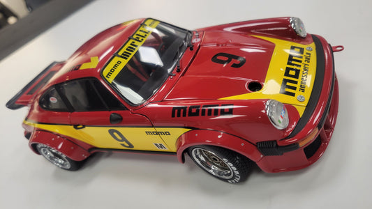 (Pre Owned) Racing Legends Porsche 934RSR MOMO 1:18 RLG19095
