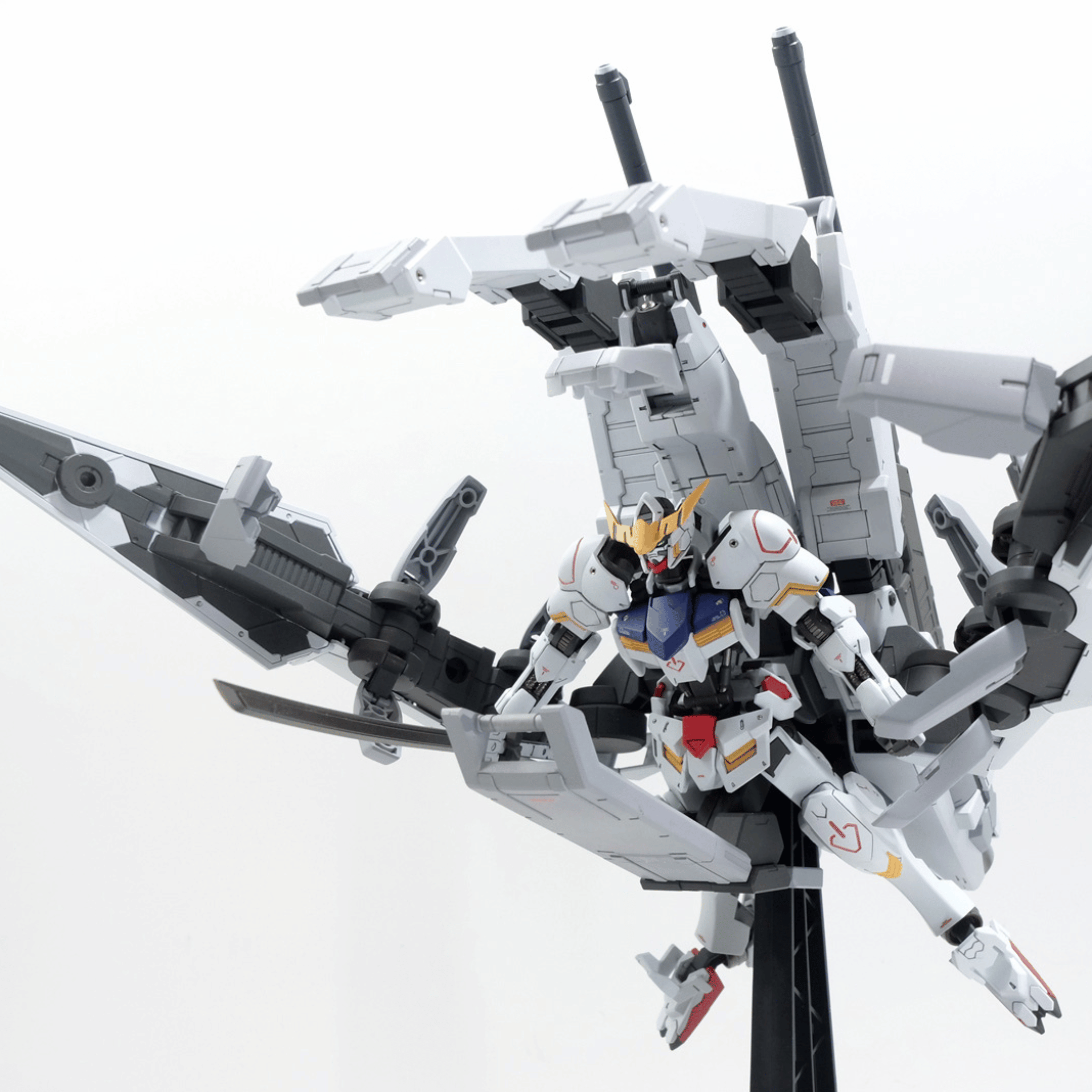 Orphans HG 1/144 Gundam Barbatos & Long Distance Transport Booster #0201891 by Bandai