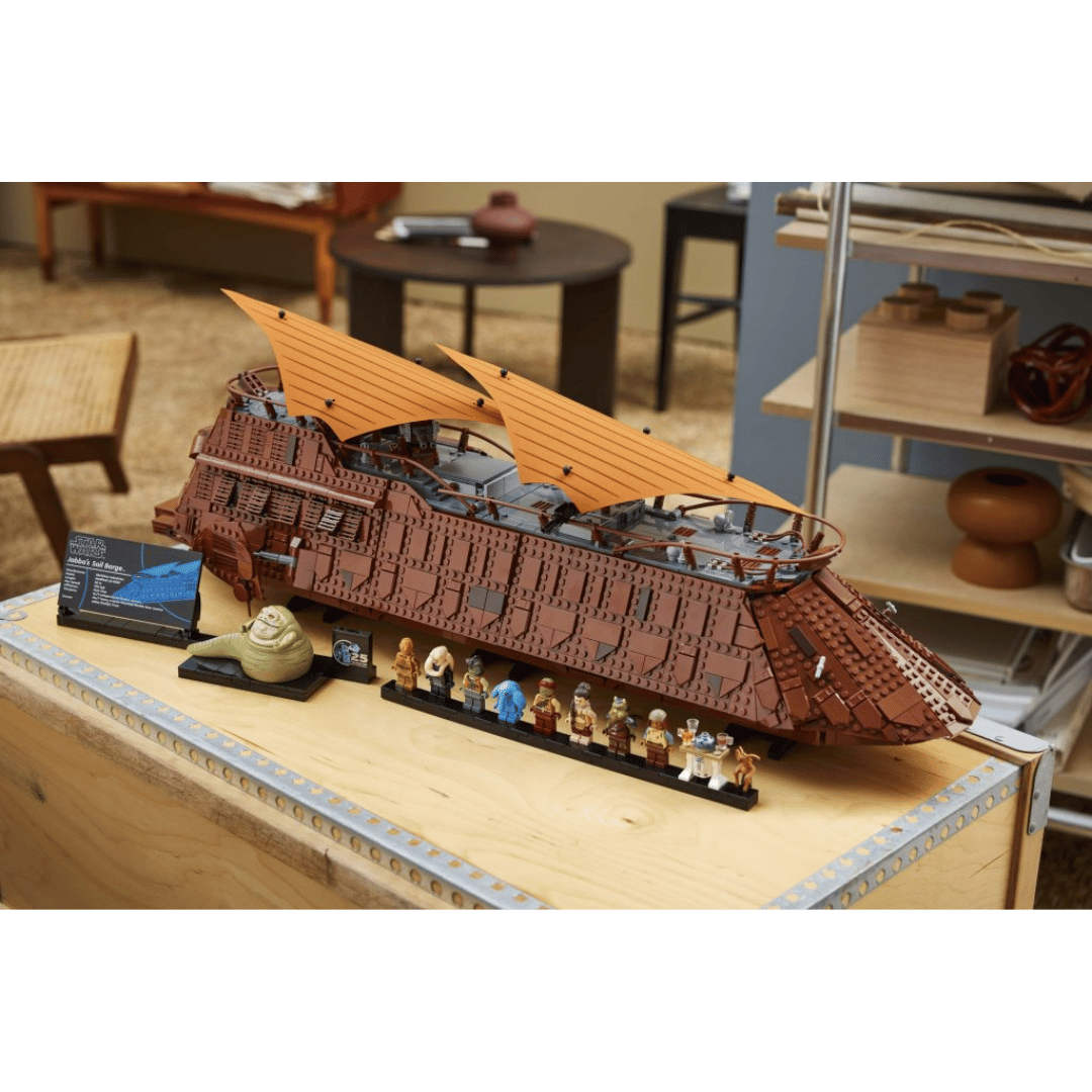 Jabba's sail barge with all included figures