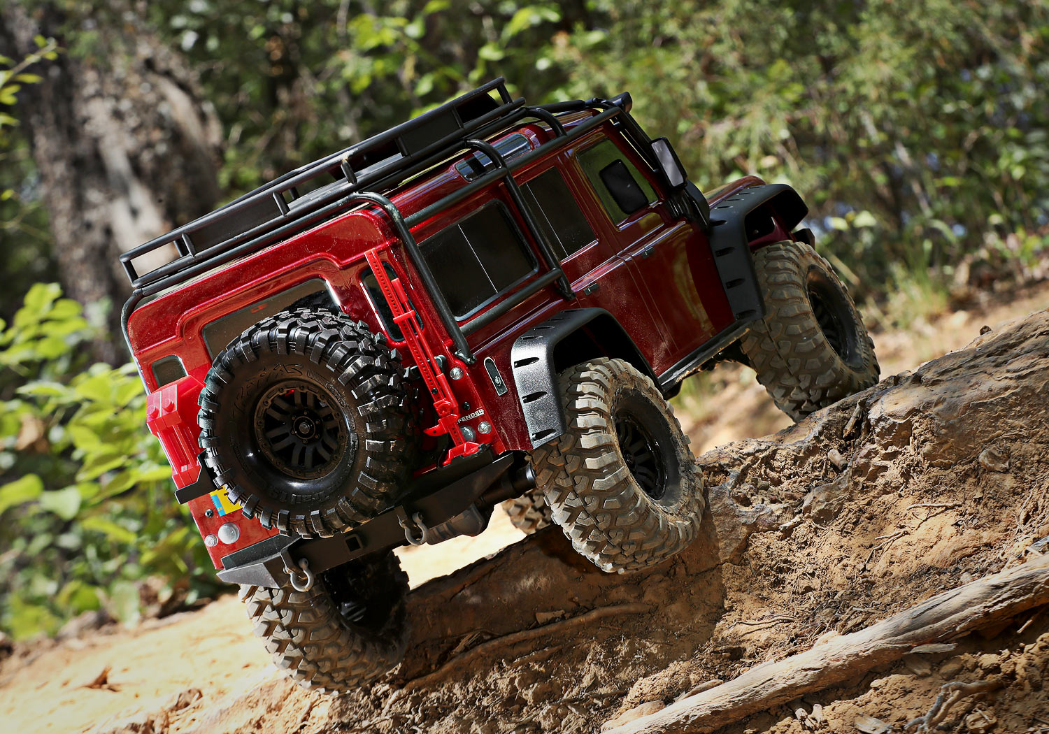 Traxxas 1/10 4WD Crawler RTR TRX-4 Land Rover Defender - Red TRA82056-4RED