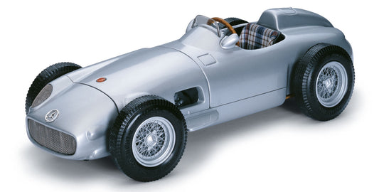 (Pre Owned) CMC Mercedes-Benz W196 Monoposto F1 1954/55 1:18 M-006