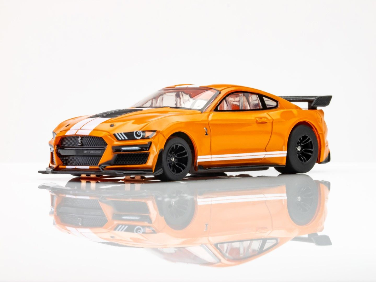 AFX 2021 Shelby GT500 - Twister Orange/White