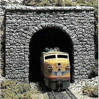 Woodland Scenics Tunnel Portal, Random Stone, Single Track (HO) WOO1255