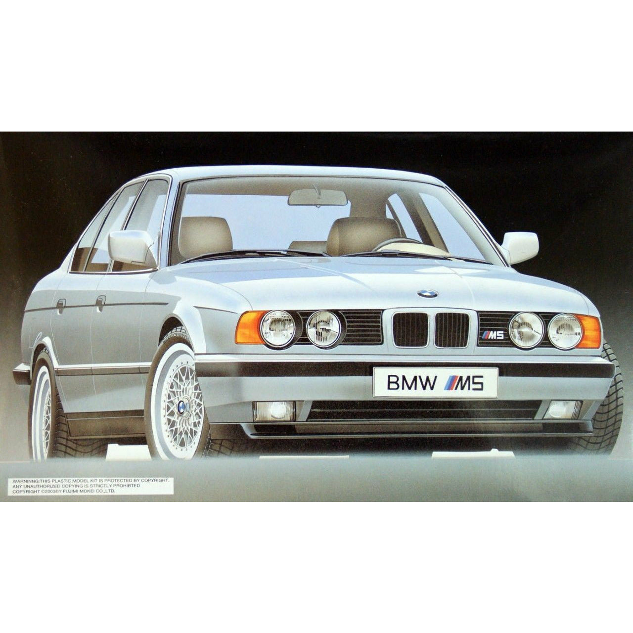 BMW M5 1/24 Model Car Kit #126739 by Fujimi