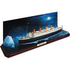 RMS Titanic including Puzzle Diorama 1/600 Model Ship Kit #05599 by Revell
