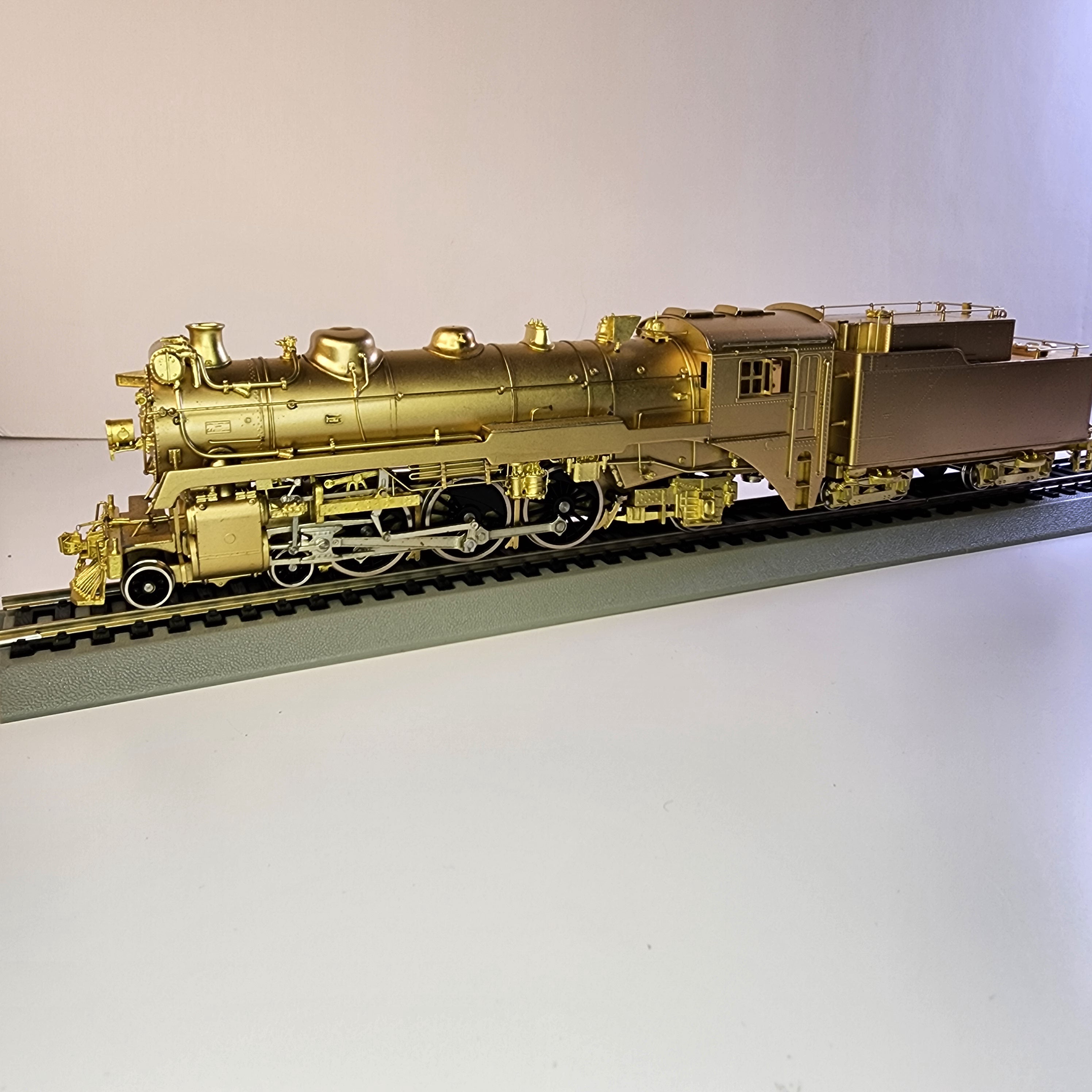 HO scale CPR 4-6-2 #2700 Brass Locomotive Unpainted ((Preowned)