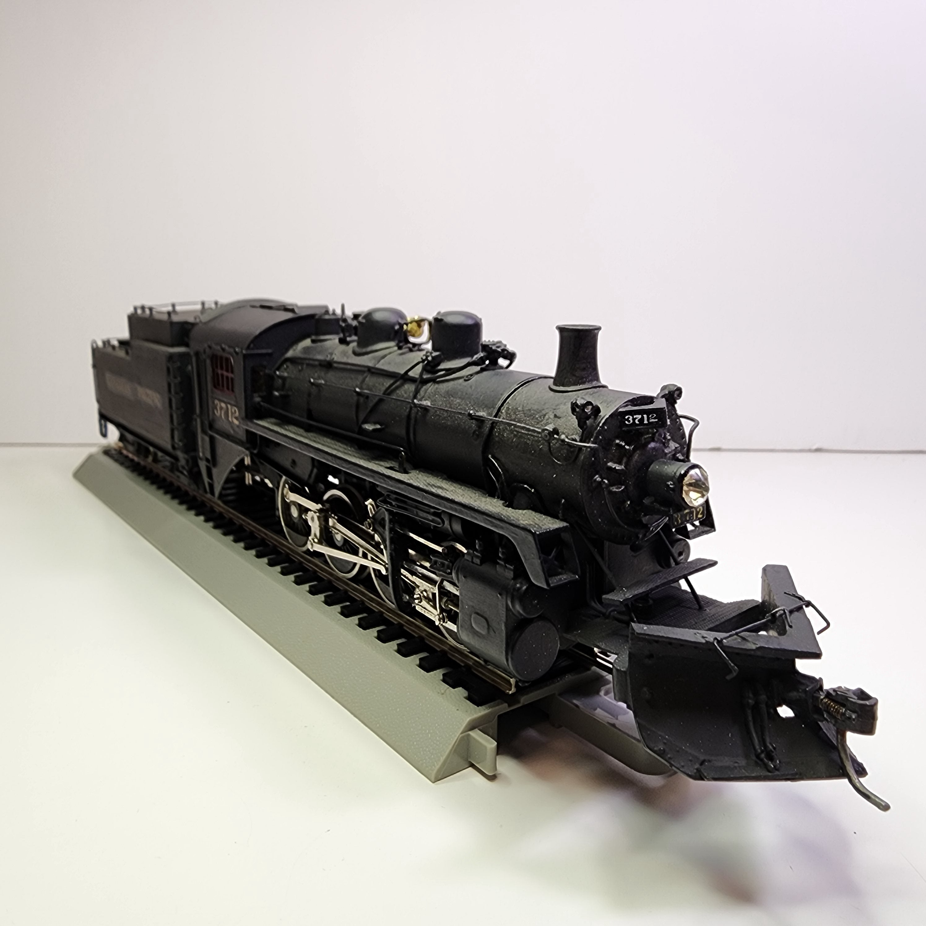 HO scale CPR -0 Brass Locomotive Painted (PREOWNED