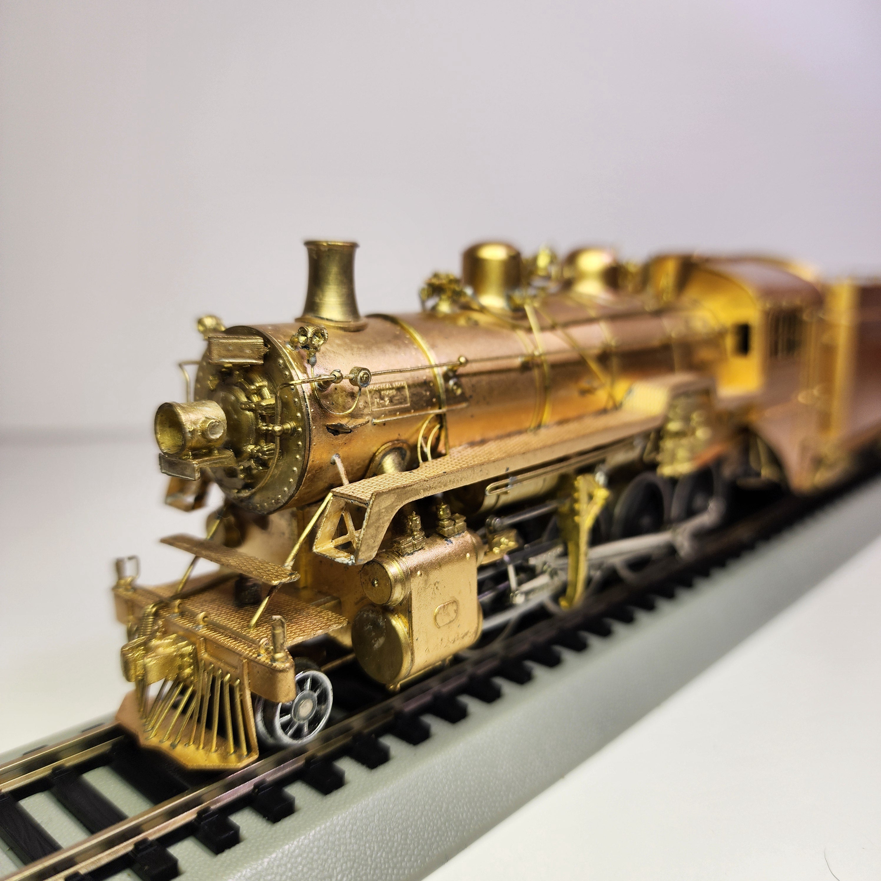 HO scale CPR 2-8-0 Brass Locomotive Unpainted (PREOWNED)