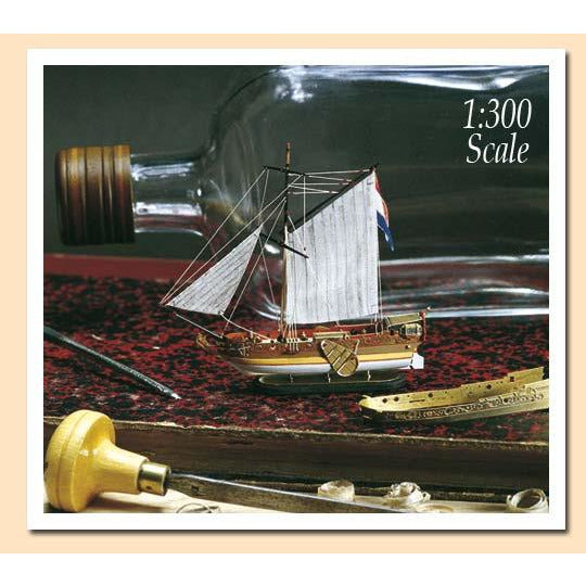 1/300 Yacht Olandese del 1678 Golden Yacht Ship in a Bottle by Amati