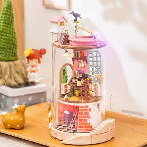 Secluded Neighbour Glass Dollhouse - Mysterious World Series