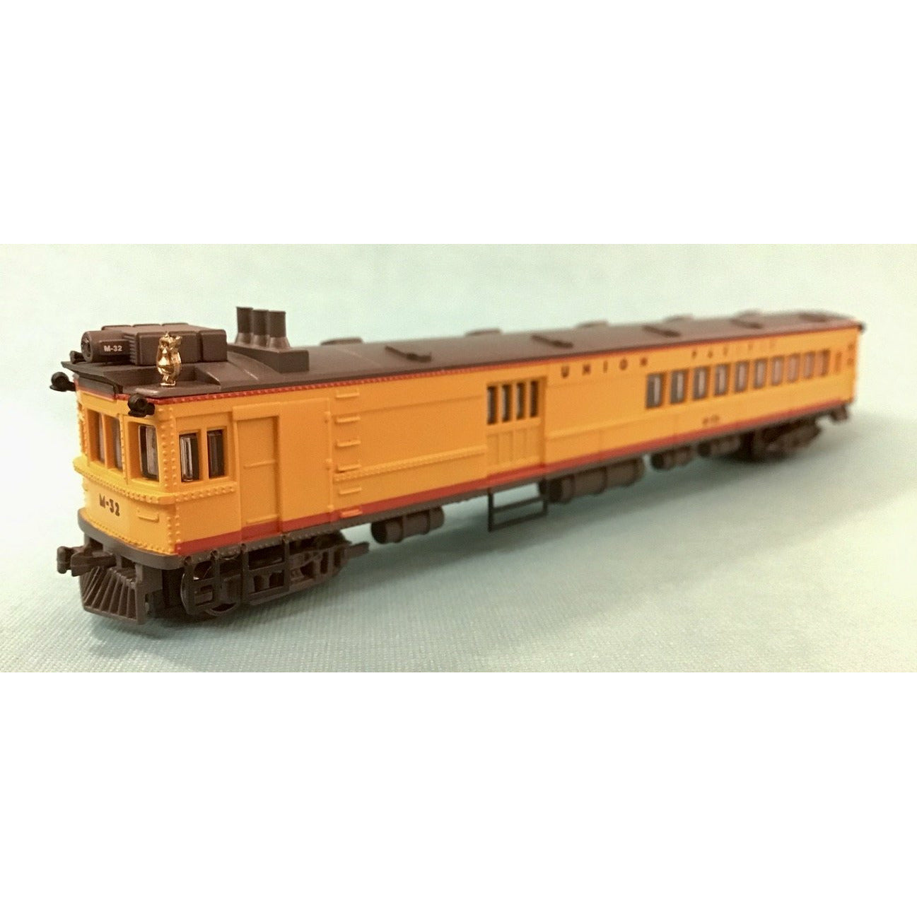 N Scale EMC Gas Electric Doodlebug (Union Pacific #M32 (PRE OWNED)