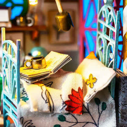 Bloomy House Glass Dollhouse - Mysterious World Series