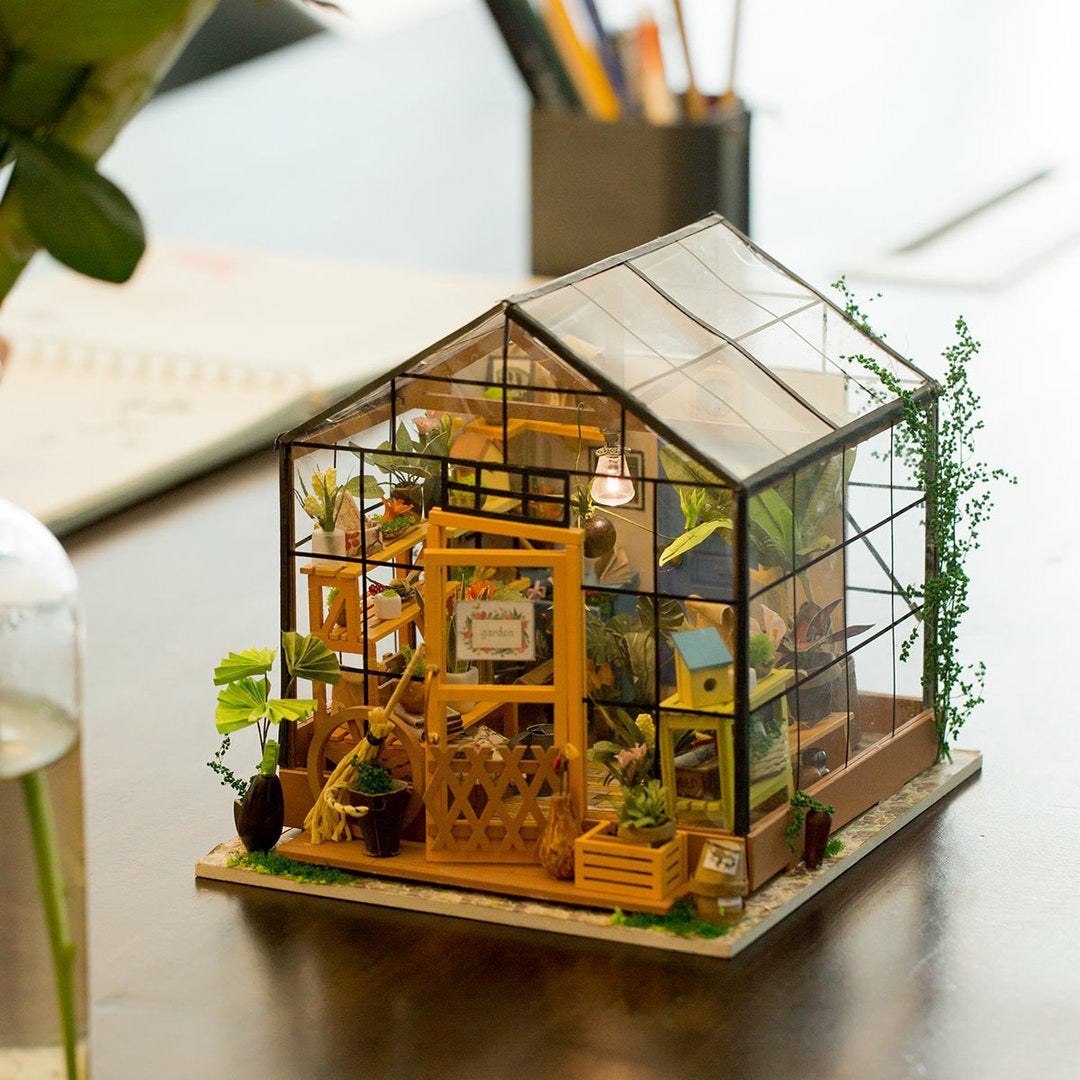 Cathy's Flower House - DIY House