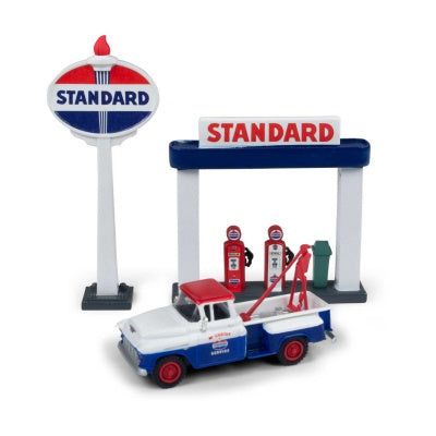 1955 Chevy Tow Truck - Standard Oil w/Sign and Pumps