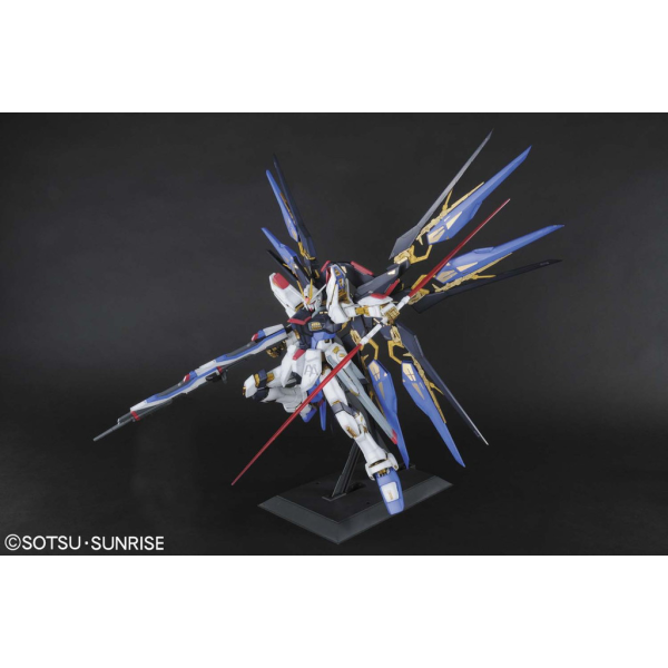 PG 1/60 ZGMF-X20A Strike Freedom Gundam #5063056 by Bandai