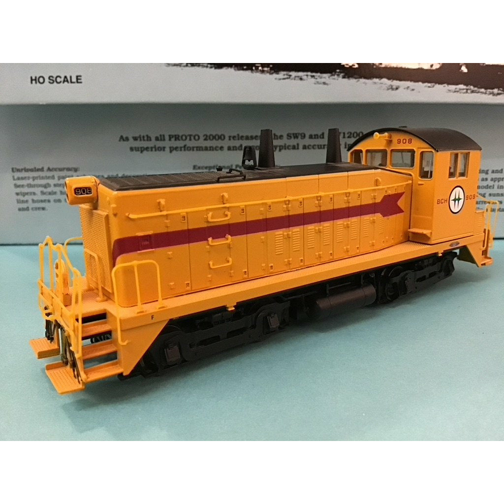 HO Scale SW9/1200 Locomotive BC Hydro #908 (Pre Owned)