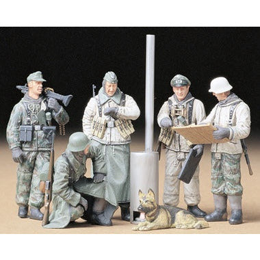 German Soldiers At Field Briefing  1/35 #35212 by Tamiya