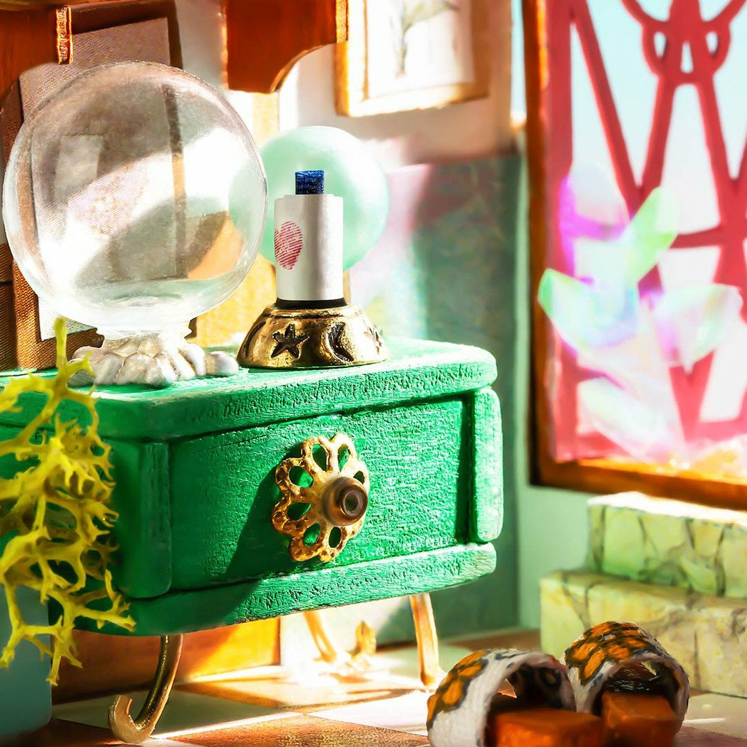 Bloomy House Glass Dollhouse - Mysterious World Series
