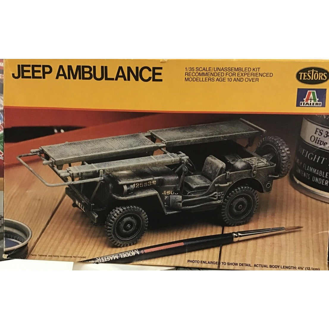 Jeep Ambulance (PRE-OWNED) 1/35 by Italeri